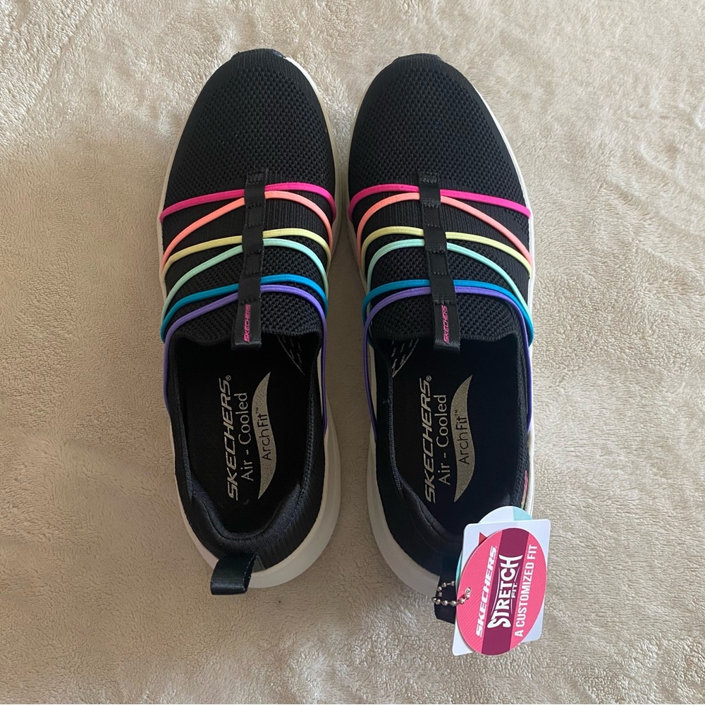 Sketchers Women’s Arch Fit 2.0 Colorful Road Rainbow Shoes 8.5 NWT